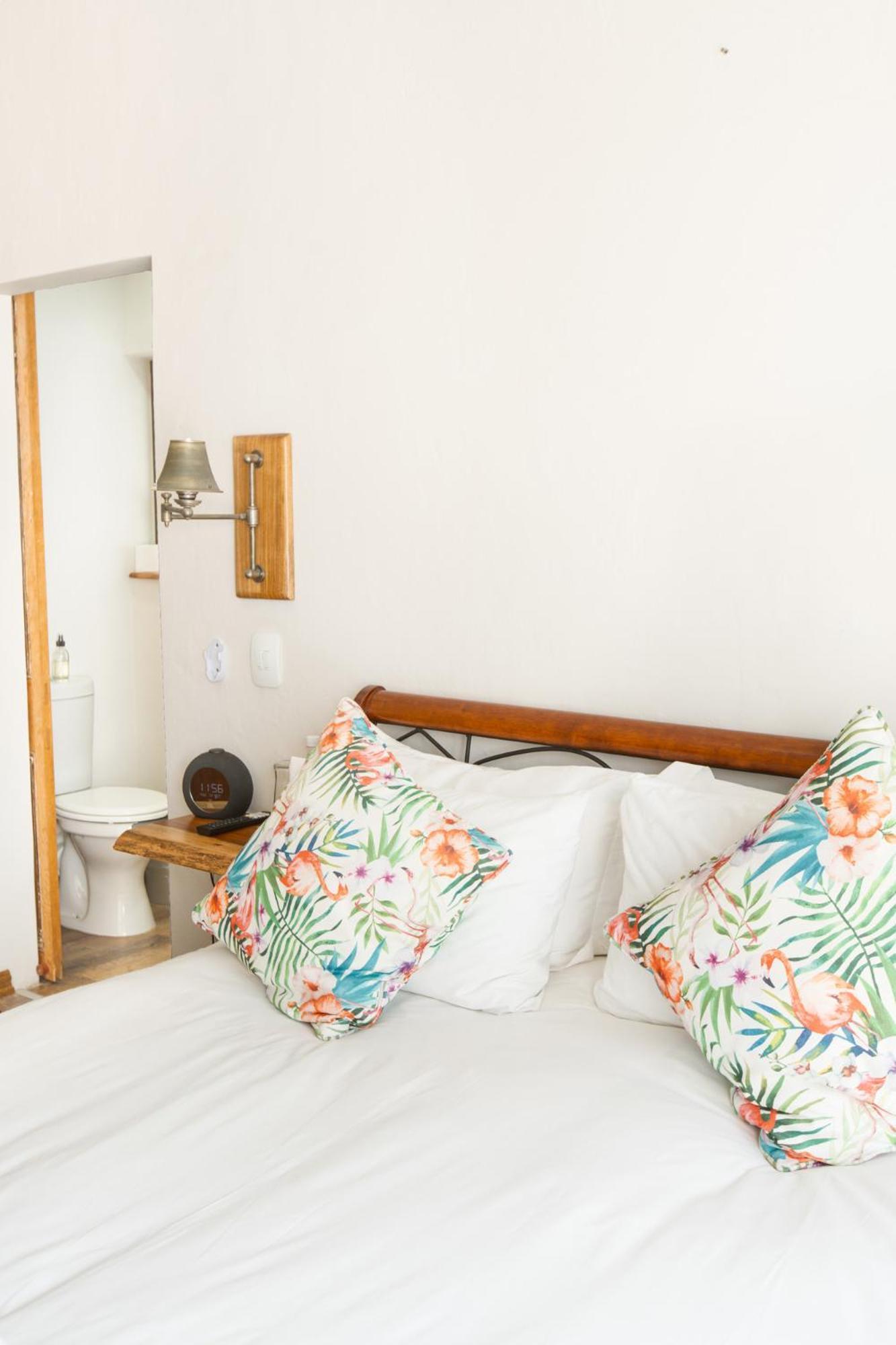 Atsupers Accommodation Jeffreys Bay Bagian luar foto